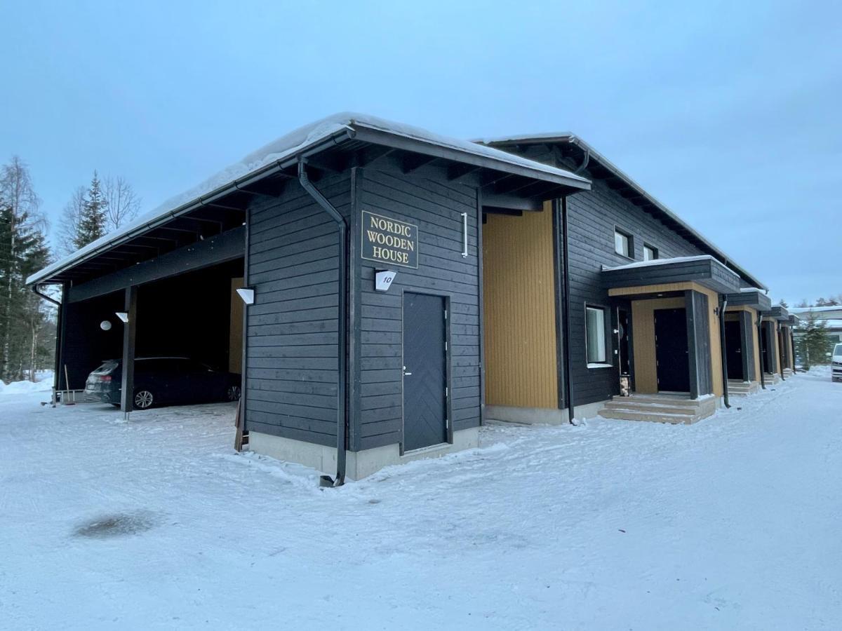 Апартаменти Nordic Wooden House Рованіемі Екстер'єр фото